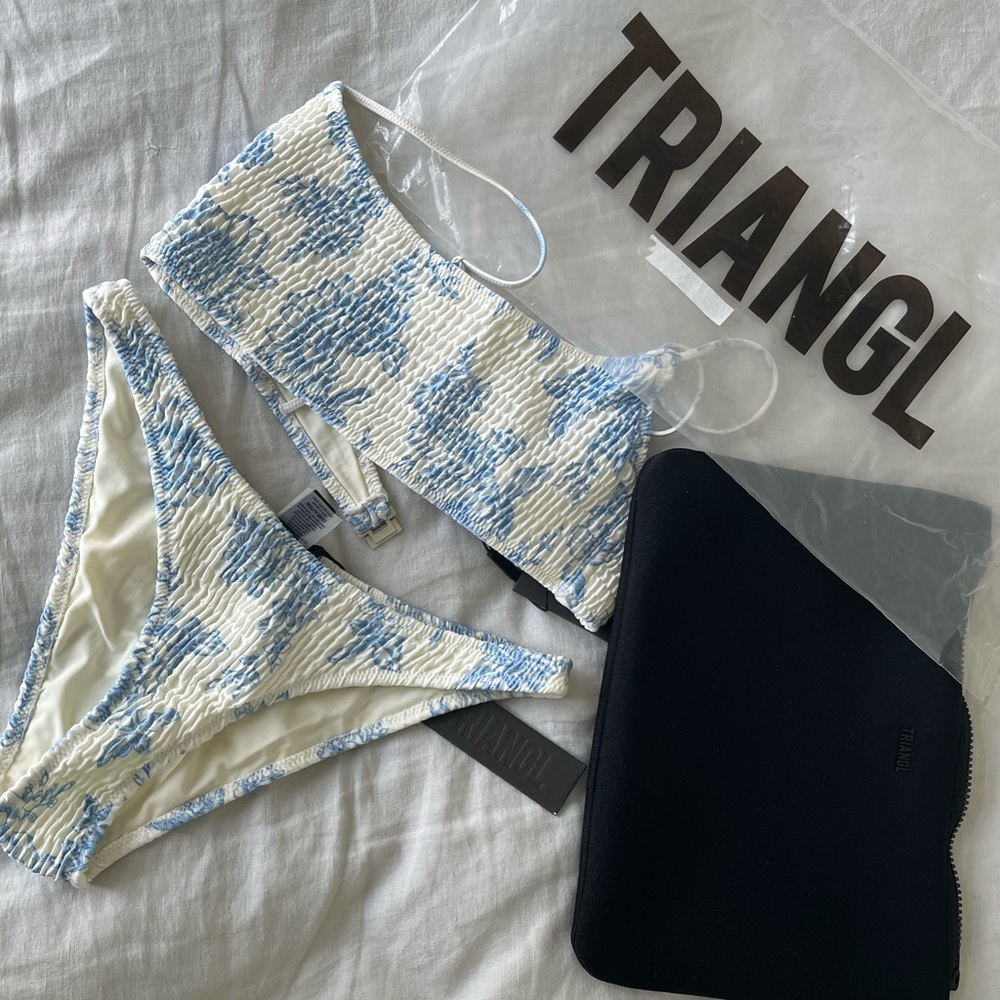 NWT triangl smocked bikini size medium